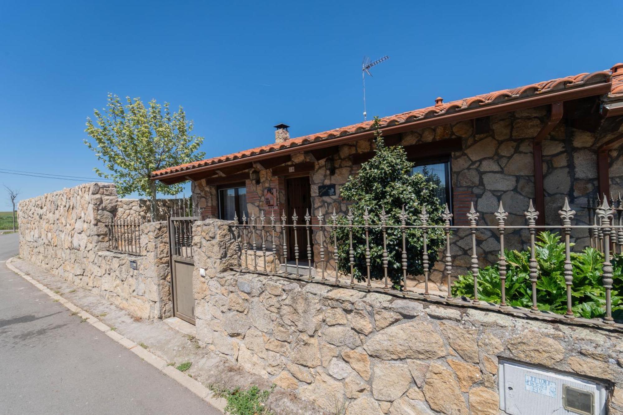 Casa Rural Los Cantaros. Zarapicos Dış mekan fotoğraf